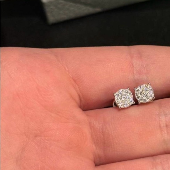 Elegant Silver Stud Earrings GRA Graded NEW 925 Silver Moissanite